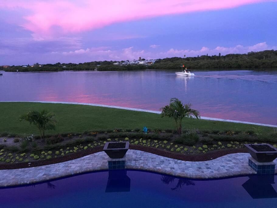 Guest Suite - Waterfront -Pool & Hot Tub- Walk To Beach Clearwater Beach Exteriér fotografie