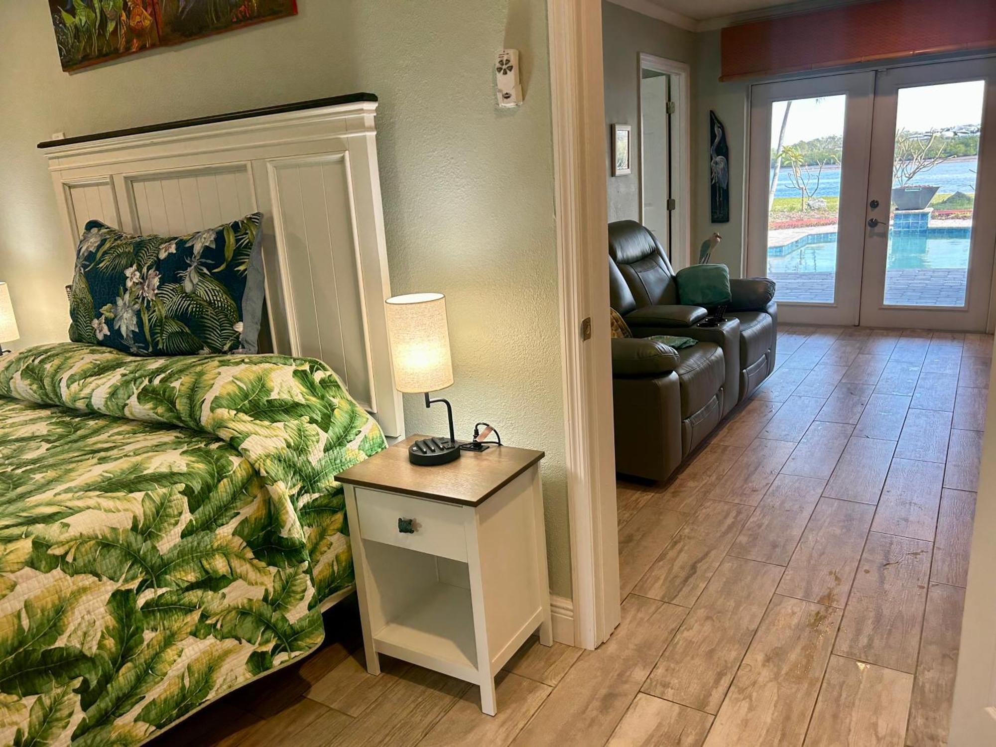 Guest Suite - Waterfront -Pool & Hot Tub- Walk To Beach Clearwater Beach Exteriér fotografie